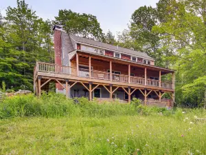 ที่หนีตามกว้างขวางที่ Wilmot พร้อมดาดฟ้าใกล้ทางสกี!