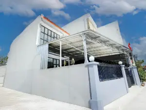 Hotel O MIOXIO Syariah Kost