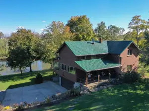 Scenic Stillwater Retreat in rural KY Horse Country, WiFi/AC, Fishing/Canoeing