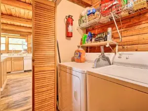 Stunning Log Cabin with Great Views, Firepit, Deck Near Twain Hart