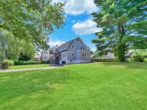 MidCentury Mod Suite, Hudson River/Mt Beacon Views