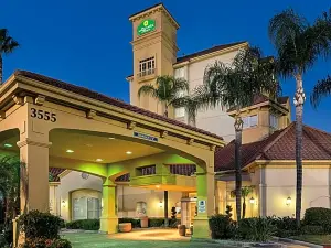 La Quinta Inn & Suites by Wyndham Ontario Airport