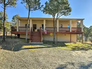 Lavish Ruidoso Downs Home w/ Deck & Mtn Views