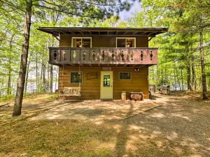 Lakefront Cumberland Cabin with Dock and Fire Pit!