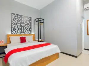 RedDoorz @ Manukan Surabaya