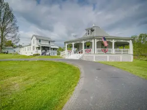 Historical Magnesia Springs Home, Near Kayaking!