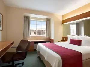 Days Inn & Suites by Wyndham Lafayette IN