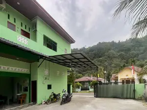 RedDoorz Near Kantor Bupati Tapanuli Tengah Aek Tolang