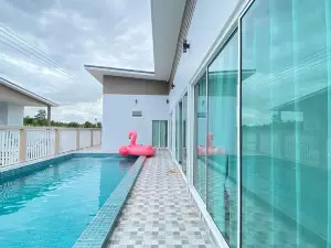 Grand Pool Villa เขื่อนอุบลรัตน์