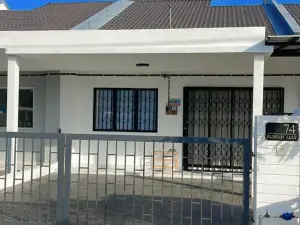 RUMAH ALLY STAYCATION
