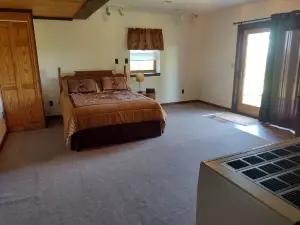 Secluded cabin near Smoke Hole