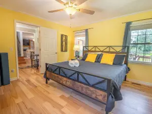 Sweet Marion - Dock + Boat Ramp + Spa + Lakefront!