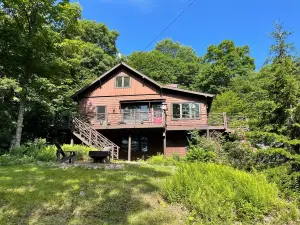 Beautiful chalet with spectacular views in the Adirondack Mountains
