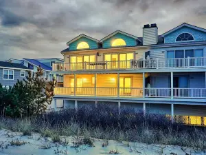 Million Dollar BeachFront 177 Five Star, Aug 23-30 Avail