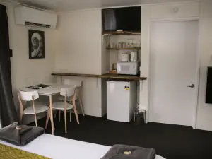 Mackenzie Motels