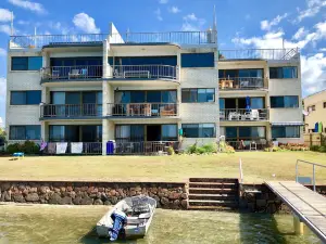 Wharf Lodge River View Apartment