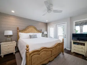 Incredible Marsh Views 2Br/2.5BA Creek Watch Villa! Amenity Cards Available!