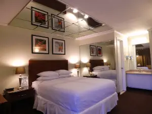 Commack Inn