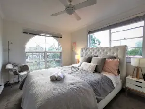 Comfy 4 Bedroms Corner House