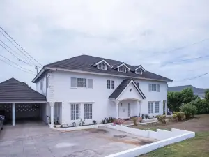 Lawrence Pool House