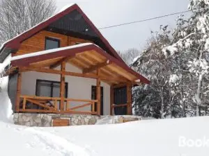 Eco Village Highlander