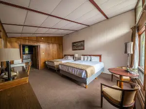 Park Motel and Cabins