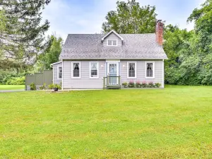 Charming East Durham Home - 2 Mi to Water Park