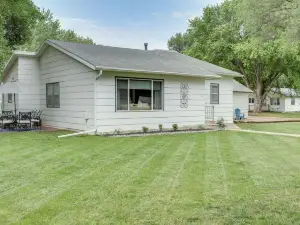 Akron Getaway w/ Backyard Patio + Gas Grill!