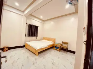 Phuong Quyen Hotel