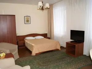 Zvezdniy