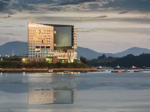 Hidden Bay Hotel