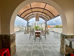 Penthouse apartment
