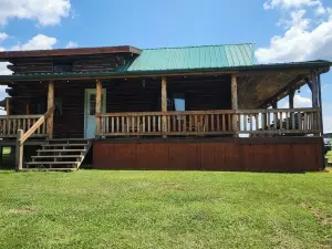 Cozy Country Cabin close to West Union!