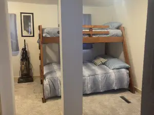 Cozy bungalow bring your off road vehicle and snowmobiles.