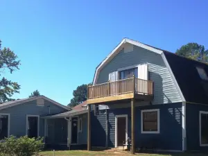 Cozy Retreat! Fishing, Waterfront,3 Bedrooms, Quiet, Isolated Rural Area