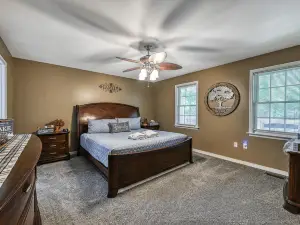 Laid-back lake house with deck, grill, firepit, game room, fireplace, AC, & W/D