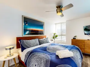 Contemporary Condo | Mountain Views & Balcony | 1 Block to Beach