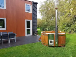 Villa in Nature with Hot Tub and Infrared Sauna