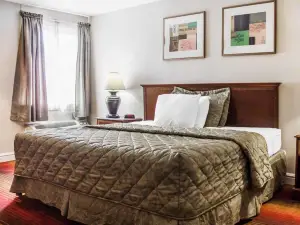 Rodeway Inn Huntington Station - Melville