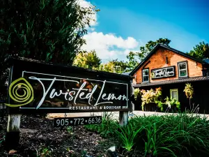 ทวิสเต็ดเลมอน ร้านอาหารและโรงแรม Butique Inn