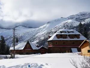 The Lodge at Bow Lake