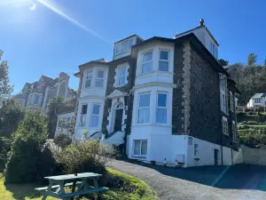 แคน เฮาส์