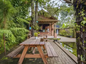 Imah Kayu by Horison