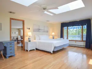 Steps to Exclusive Association Beaches - Charming Coastal Retreat