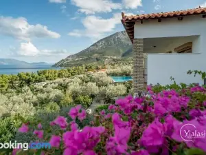 Yialasi Hotel
