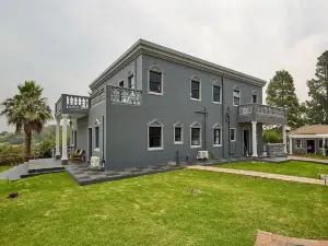 Daze House