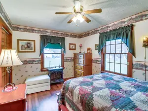 Charming Newark Home < 10 Mi to Buckeye Lake