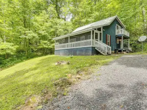 Secluded Cabin w/ Porch - 7 Miles to Lake Chatuge!