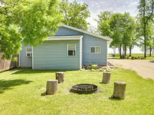 Walleye Cabin on Mille Lacs Lake Boat and Fish!