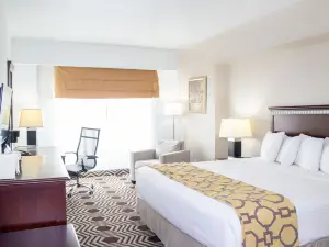 Baymont by Wyndham Delavan Near Lake Geneva